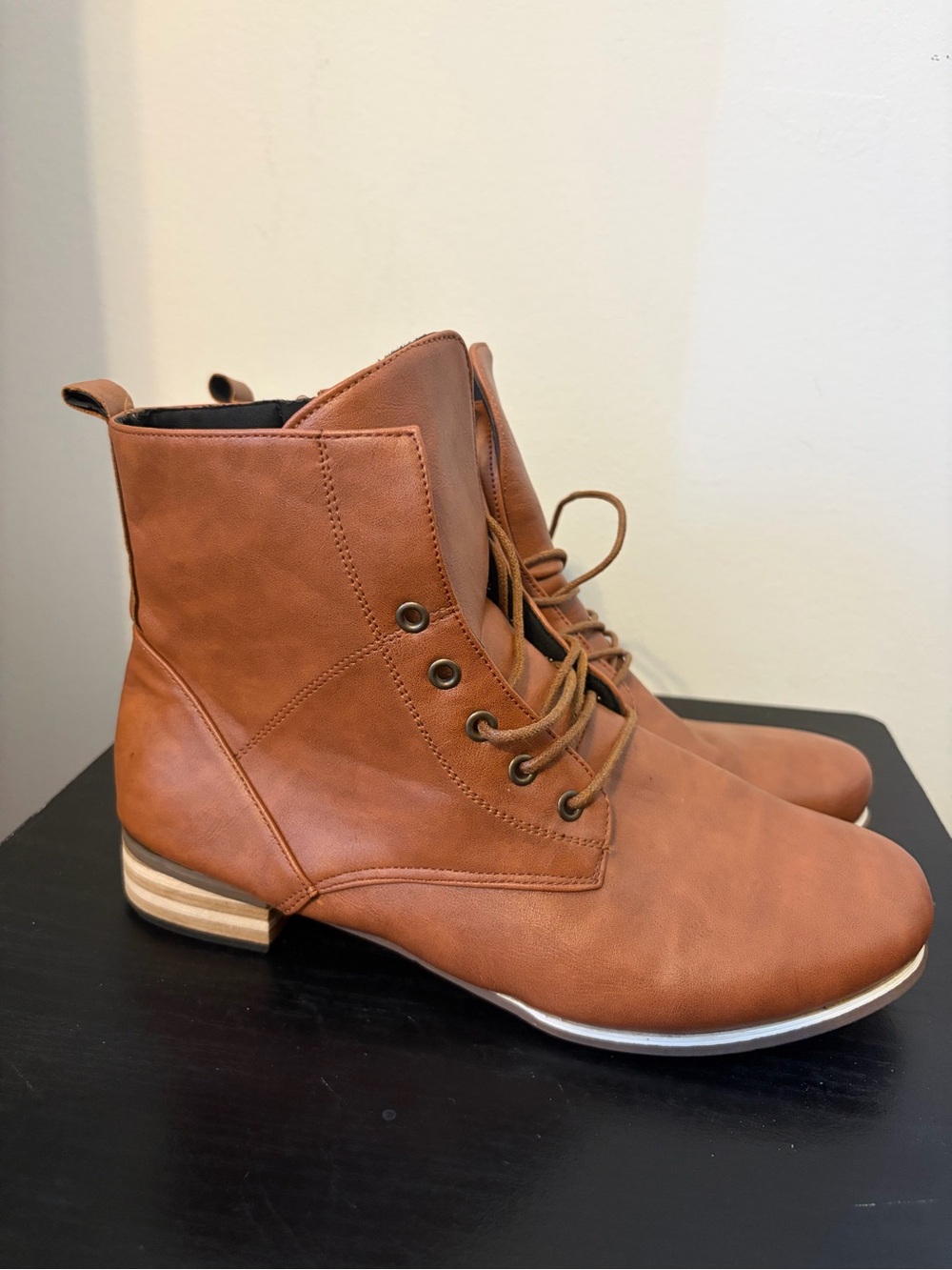 Women’s Lace-Up Ankle Boots in Tan Brown